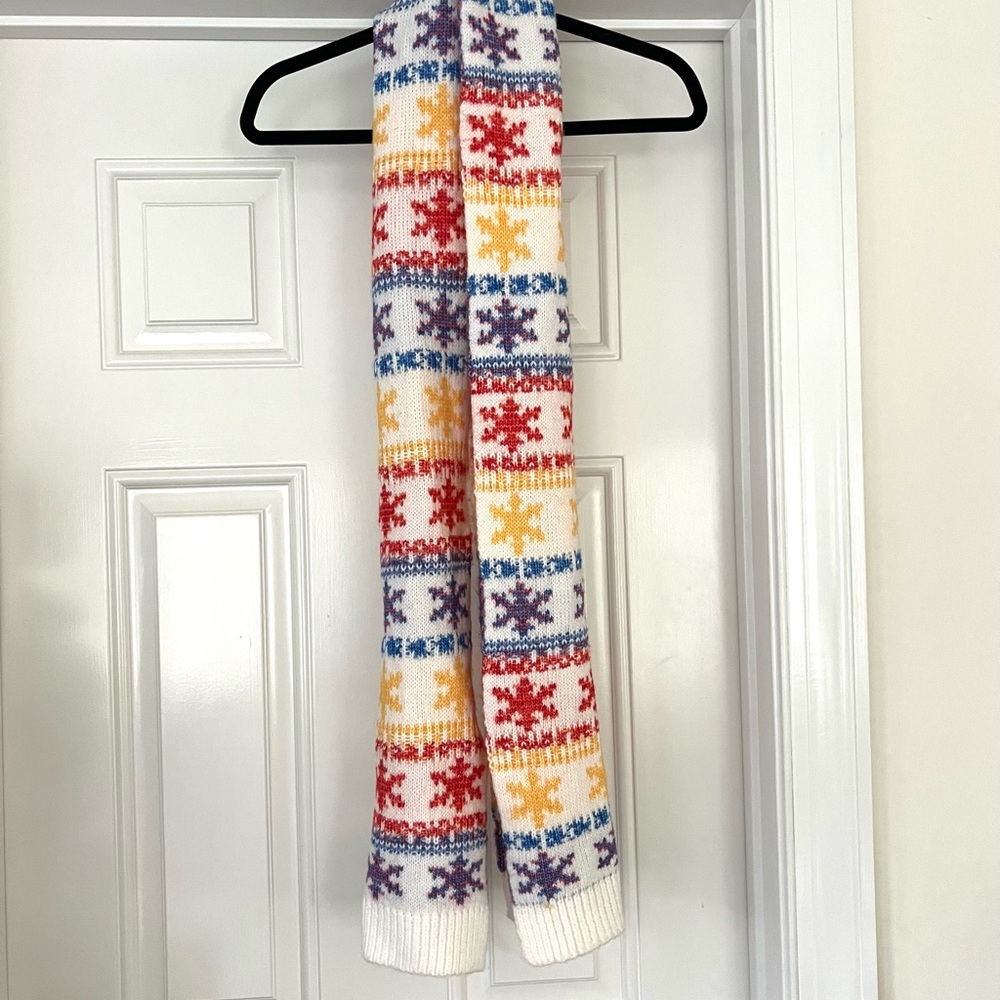Colorful Snowflake Knit Scarf
